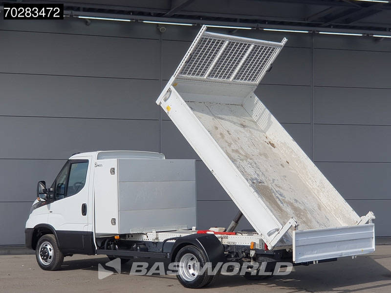 Iveco Daily 35C16 3.0L Kipper met Kist Dubbellucht 3,5t Trekhaak Airco Cruise Euro6 Tipper Benne Kieper 2m3 Airco Trekhaak Cruise control - Малотоннажный самосвал: фото 2 Iveco Daily 35C16 3.0L Kipper met Kist Dubbellucht 3,5t Trekhaak Airco Cruise Euro6 Tipper Benne Kieper 2m3 Airco Trekhaak Cruise control - Малотоннажный самосвал: фото 2