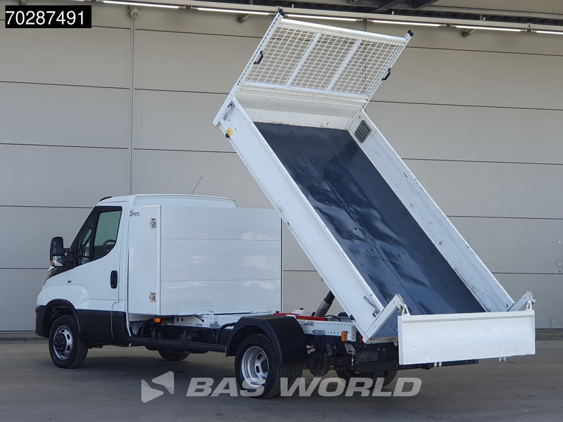 Iveco Daily 35C16 3.0L Kipper met Kist Dubbellucht 3,5t Trekhaak Navi Airco Cruise Camera Euro6 Tipper Benne Kieper 2m3 Airco Trekhaak Cruis - Малотоннажный самосвал: фото 2 Iveco Daily 35C16 3.0L Kipper met Kist Dubbellucht 3,5t Trekhaak Navi Airco Cruise Camera Euro6 Tipper Benne Kieper 2m3 Airco Trekhaak Cruis - Малотоннажный самосвал: фото 2