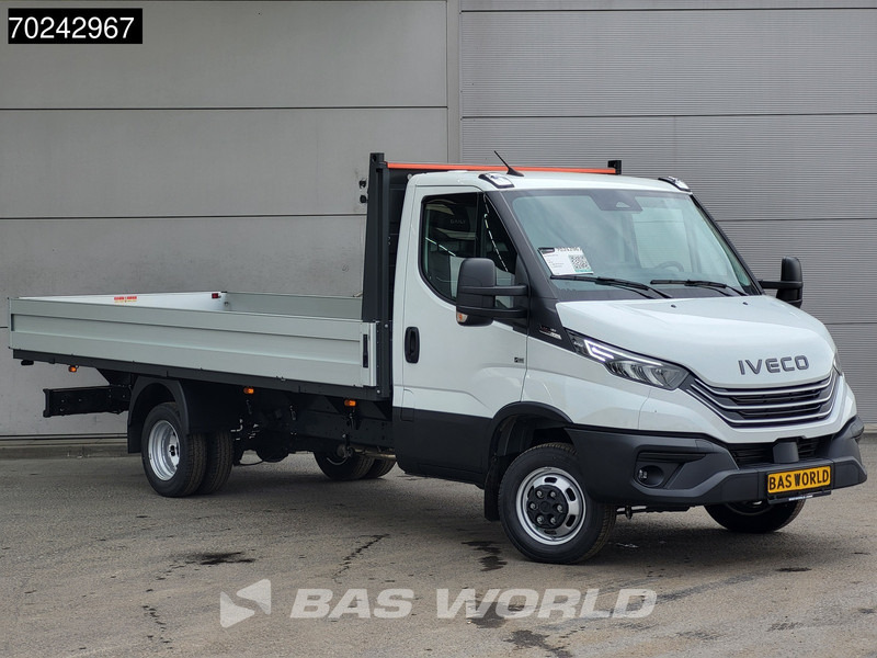 Iveco Daily 35C18 3.0L Automaat Nwe model 2025 Open laadbak Navi ACC LED 3,5T Trekvermogen Pritsche Pickup Airco - Малотоннажный бортовой грузовик: фото 3 Iveco Daily 35C18 3.0L Automaat Nwe model 2025 Open laadbak Navi ACC LED 3,5T Trekvermogen Pritsche Pickup Airco - Малотоннажный бортовой грузовик: фото 3