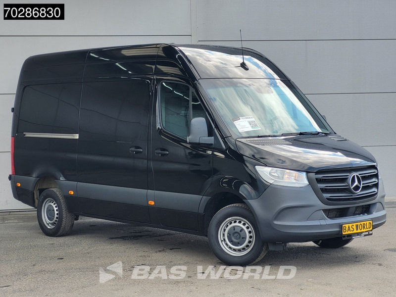 Mercedes-Benz Sprinter 317 CDI Automaat 3,5t Trekhaak L2H2 170PK Airco Camera MBUX Euro6 L2 12m3 Airco Trekhaak - Цельнометаллический фургон: фото 2 Mercedes-Benz Sprinter 317 CDI Automaat 3,5t Trekhaak L2H2 170PK Airco Camera MBUX Euro6 L2 12m3 Airco Trekhaak - Цельнометаллический фургон: фото 2
