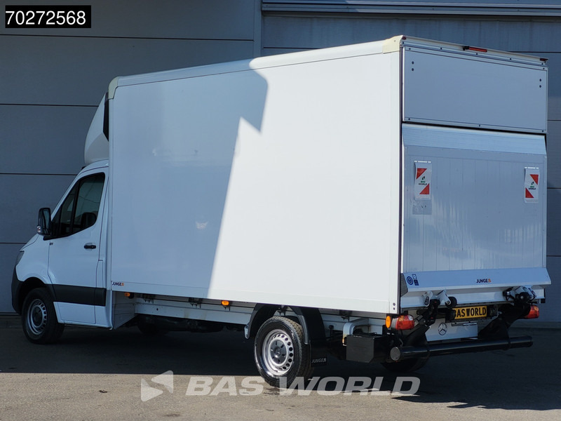 Mercedes-Benz Sprinter 317 CDI Automaat Bakwagen Laadklep Camera Airco Koffer Meubelbak 20m3 Airco - Фургон с закрытым кузовом: фото 5 Mercedes-Benz Sprinter 317 CDI Automaat Bakwagen Laadklep Camera Airco Koffer Meubelbak 20m3 Airco - Фургон с закрытым кузовом: фото 5