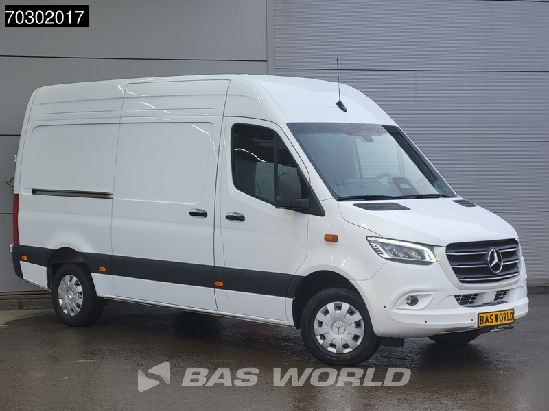 Mercedes-Benz Sprinter 317 CDI Automaat L2H2 Trekhaak 170PK LED Xenon ACC Navi Airco Cruise Camera Parkeersensoren 10inch MBUX CarPlay Euro6 L2 Airco T - Цельнометаллический фургон: фото 3 Mercedes-Benz Sprinter 317 CDI Automaat L2H2 Trekhaak 170PK LED Xenon ACC Navi Airco Cruise Camera Parkeersensoren 10inch MBUX CarPlay Euro6 L2 Airco T - Цельнометаллический фургон: фото 3
