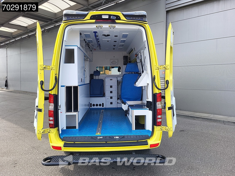 Mercedes-Benz Sprinter 319 CDI Marge! 3.0L V6 Automaat 2x Schuifdeur Airco Cruise Euro6 Krankenwagen Rettungswagen 8m3 Airco Cruise control - Машина скорой помощи: фото 3 Mercedes-Benz Sprinter 319 CDI Marge! 3.0L V6 Automaat 2x Schuifdeur Airco Cruise Euro6 Krankenwagen Rettungswagen 8m3 Airco Cruise control - Машина скорой помощи: фото 3