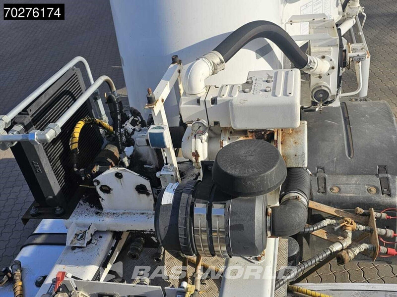 Полуприцеп-цистерна для транспортировки пищевых продуктов SPITZER SF2755/4P 3 axles 55m3 Liftachse: фото 8 Полуприцеп-цистерна для транспортировки пищевых продуктов SPITZER SF2755/4P 3 axles 55m3 Liftachse: фото 8