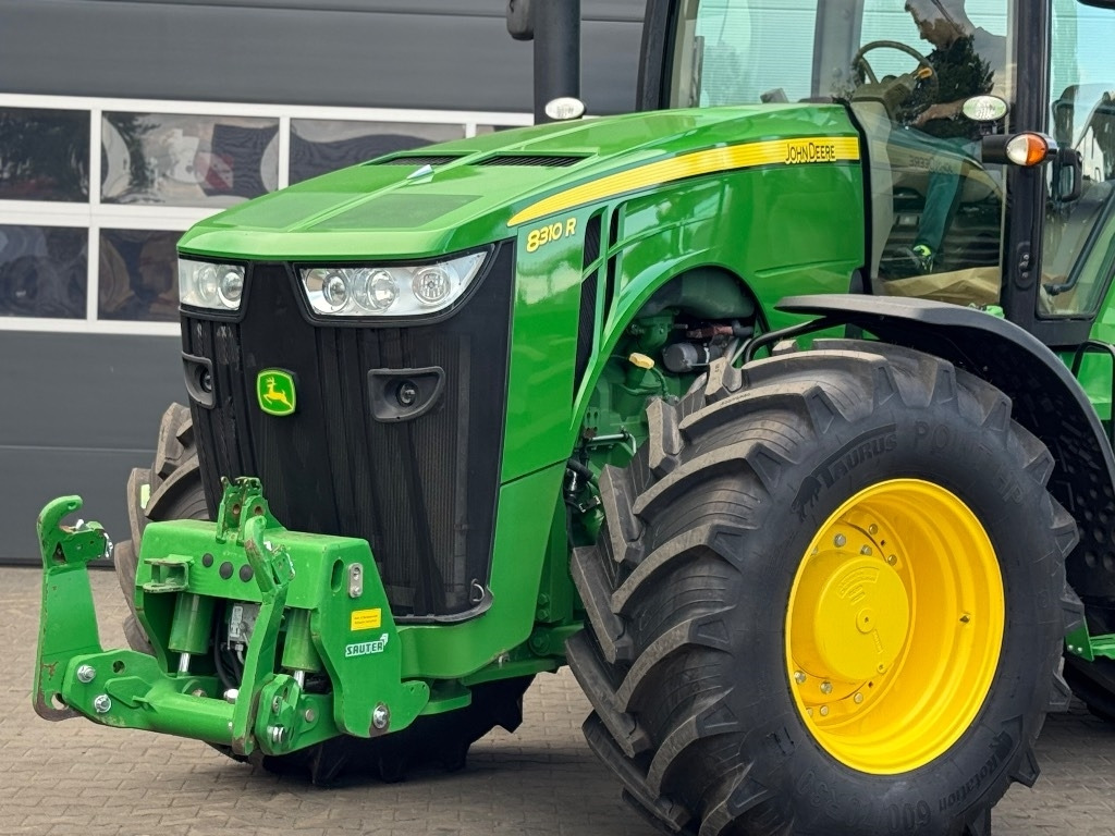 John Deere 8310 R - Трактор: фото 3 John Deere 8310 R - Трактор: фото 3