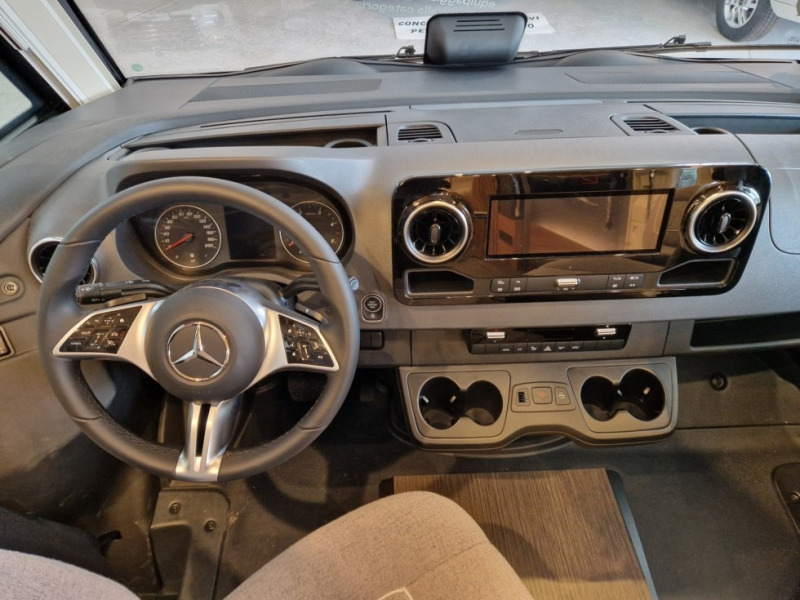 Фото интерьера 1: Новый Интегрированный автодом Carthago Carthago C2 Tourer I Mercedes 145 RB-LE