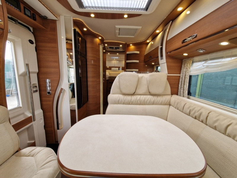 Интегрированный автодом Carthago Chic C Line I 4.9 LE/L: фото 6
