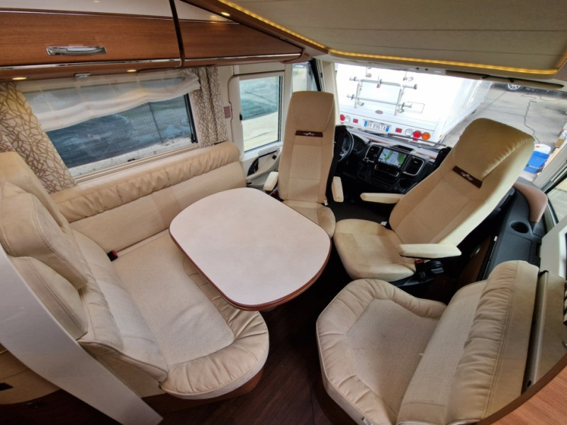 Интегрированный автодом Carthago Chic C Line I 4.9 LE/L: фото 7