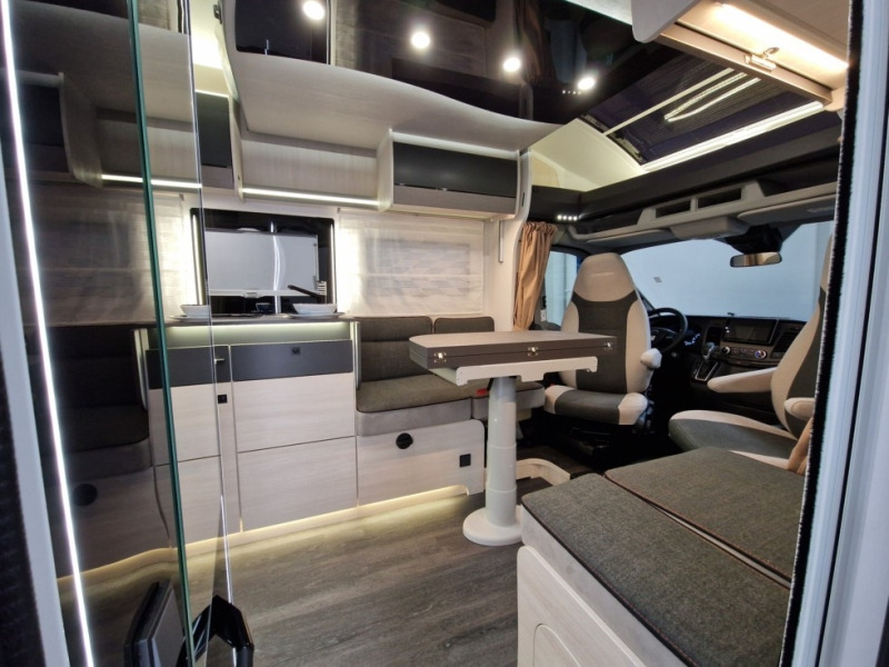Chausson 788 Titanium Ultimate Ford M24 - Полуинтегрированный автодом: фото 4 Chausson 788 Titanium Ultimate Ford M24 - Полуинтегрированный автодом: фото 4