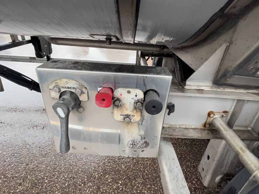 Полуприцеп-цистерна Lag BURG Holvrieka: фото 12 Полуприцеп-цистерна Lag BURG Holvrieka: фото 12