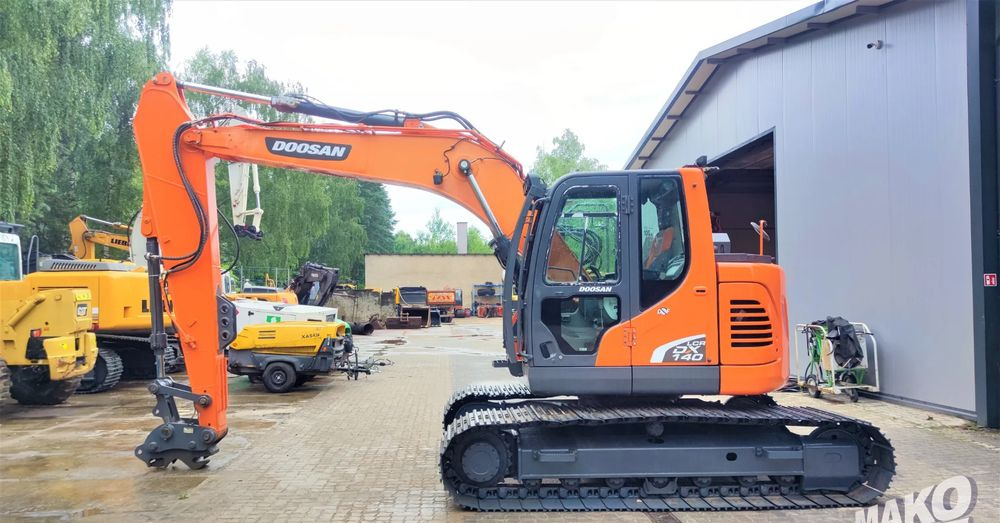 Гусеничный экскаватор Doosan DX140LCR-5: фото 1