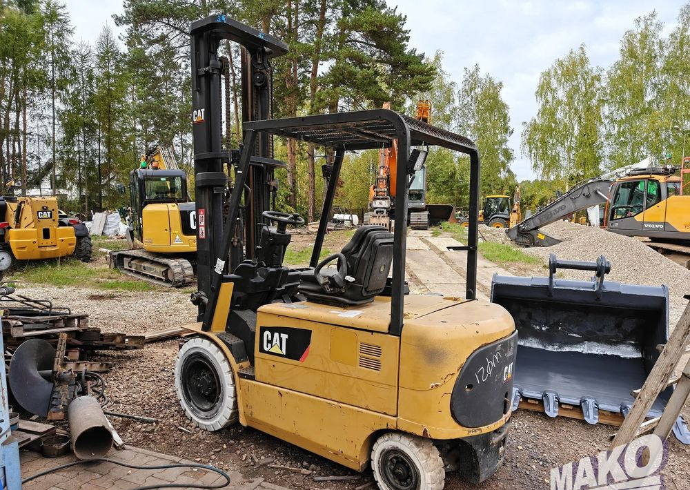 Caterpillar EP35K-PAC - Другая техника: фото 1 Caterpillar EP35K-PAC - Другая техника: фото 1