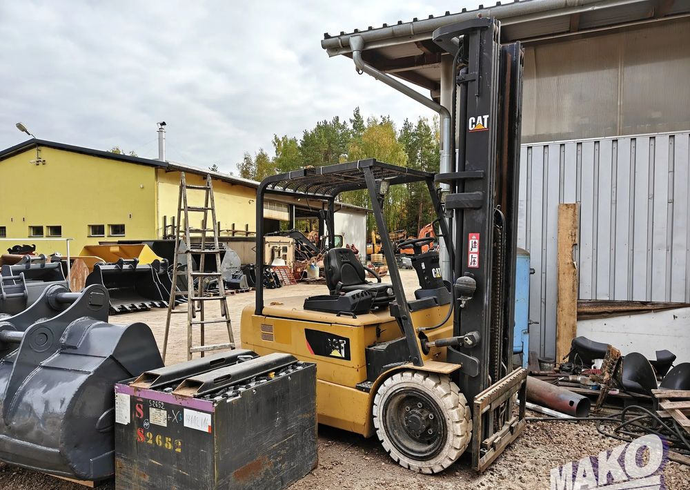 Caterpillar EP35K-PAC - Другая техника: фото 2 Caterpillar EP35K-PAC - Другая техника: фото 2