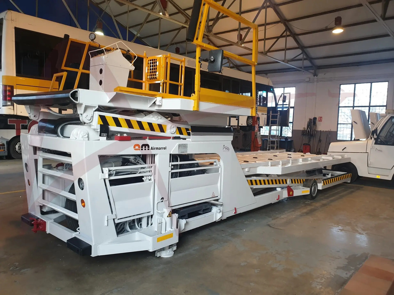 AIR MARREL LAM 3500 DP/R8 - Перегружатель контейнеров и паллет: фото 1 AIR MARREL LAM 3500 DP/R8 - Перегружатель контейнеров и паллет: фото 1