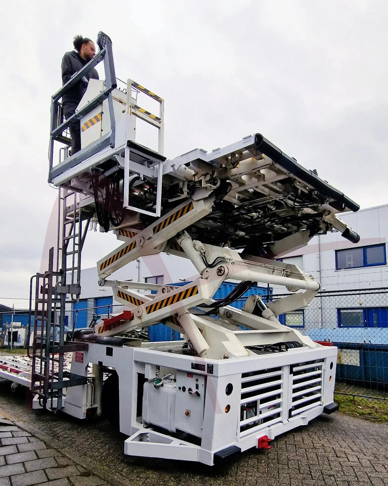 AIR MARREL LAM7000 DP/MDL8 - Перегружатель контейнеров и паллет: фото 4 AIR MARREL LAM7000 DP/MDL8 - Перегружатель контейнеров и паллет: фото 4