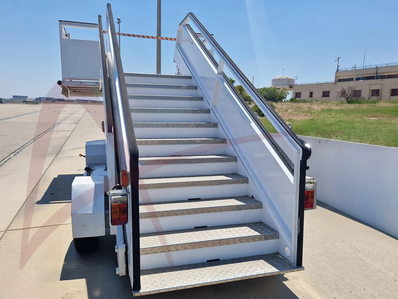 EINSA EDA-18425 - Пассажирский трап: фото 2 EINSA EDA-18425 - Пассажирский трап: фото 2