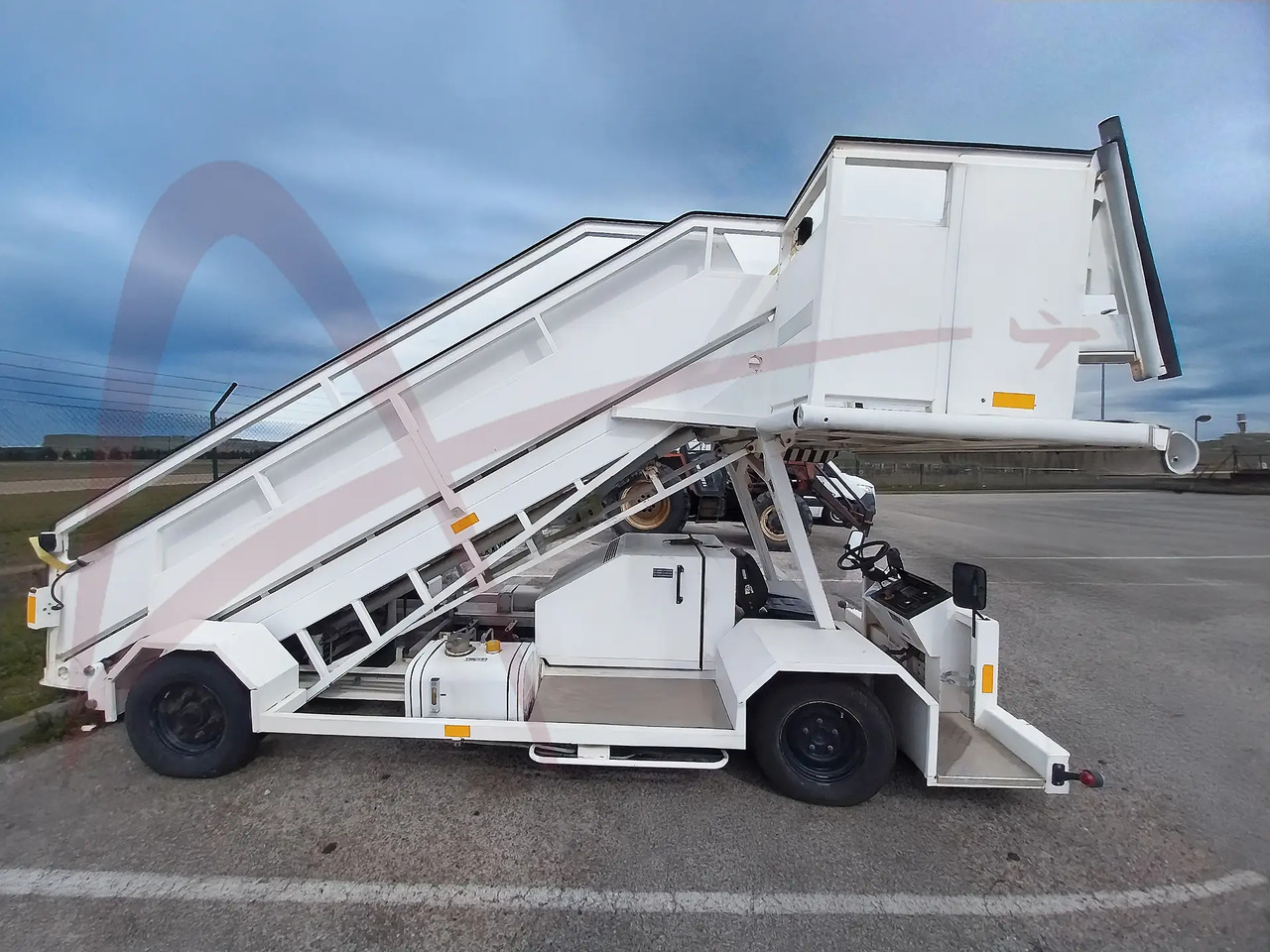 EINSA EDA-18425 - Пассажирский трап: фото 1 EINSA EDA-18425 - Пассажирский трап: фото 1