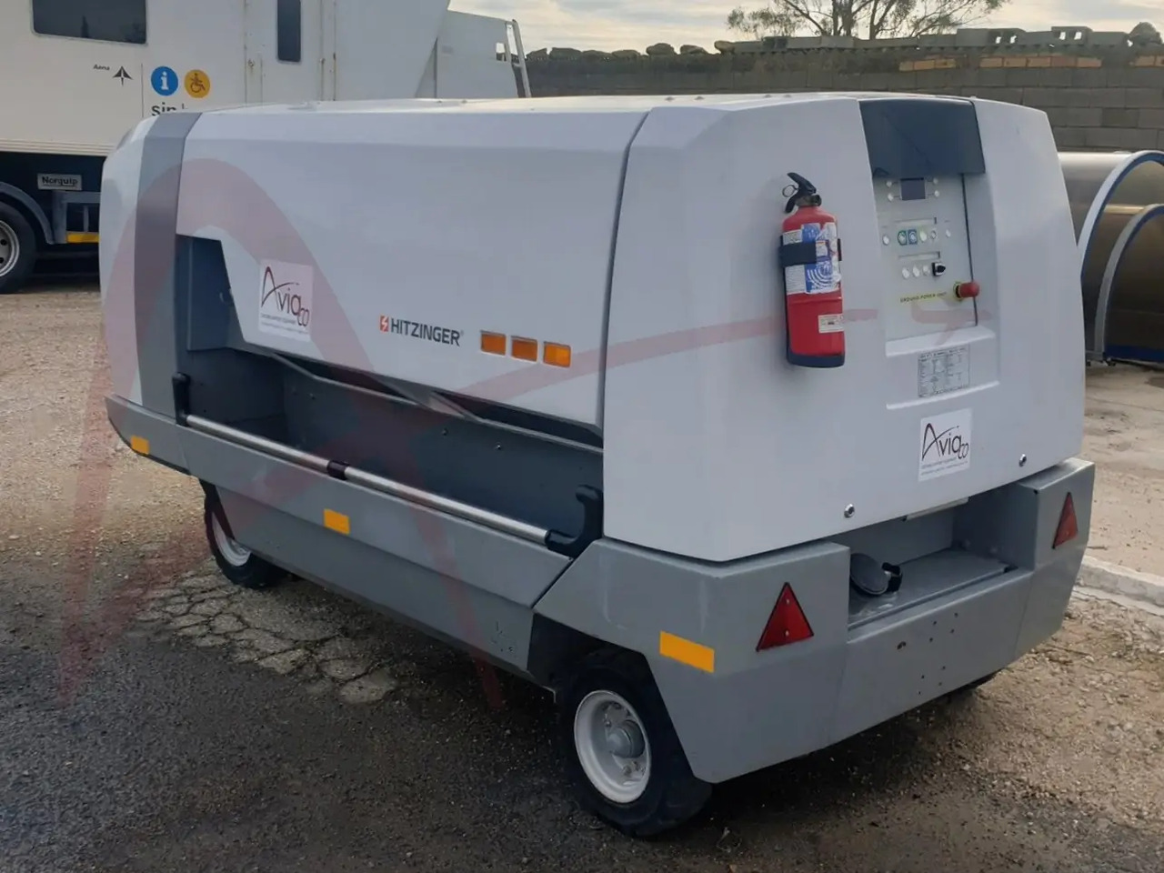 HITZINGER 100MDE18 28 - Аэродромный источник питания: фото 2 HITZINGER 100MDE18 28 - Аэродромный источник питания: фото 2