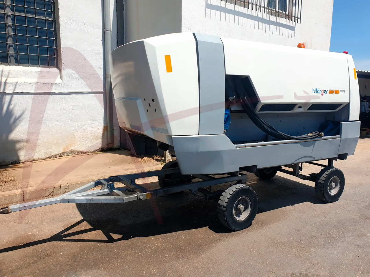 HITZINGER GPU-140SD-E18-28 - Аэродромный источник питания: фото 1 HITZINGER GPU-140SD-E18-28 - Аэродромный источник питания: фото 1