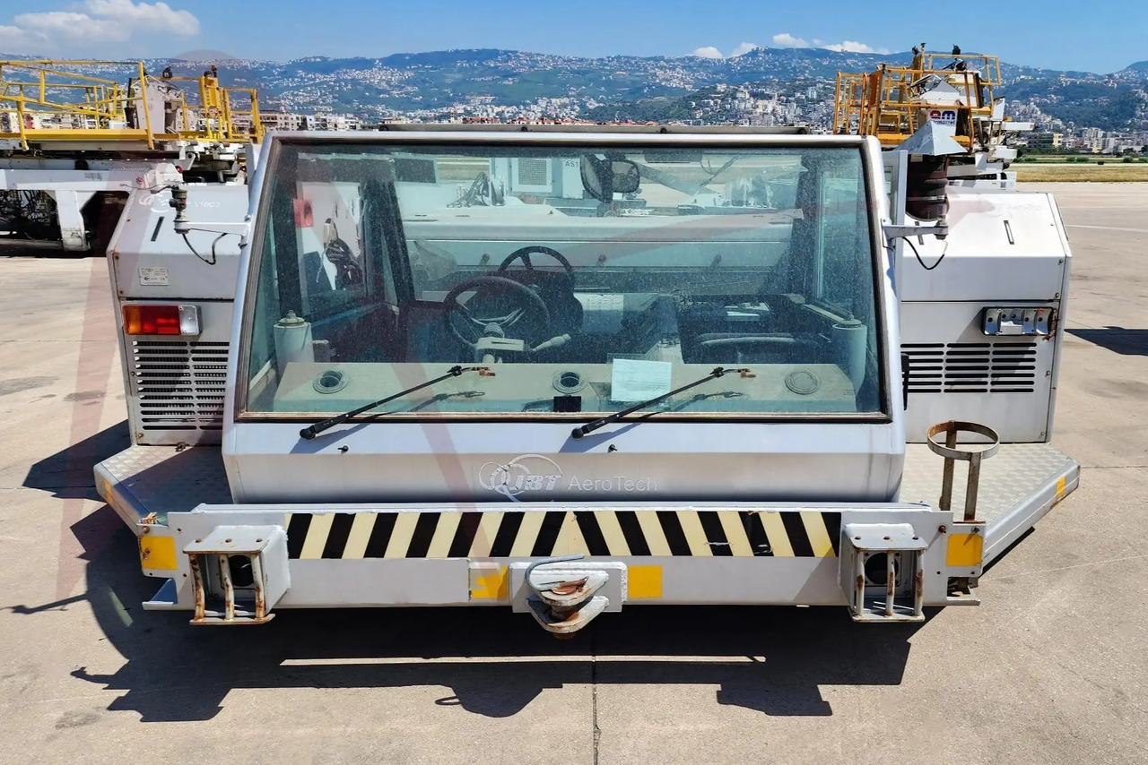 JBT AEROTECH EXPEDITER 400 - Аэродромный тягач: фото 1 JBT AEROTECH EXPEDITER 400 - Аэродромный тягач: фото 1