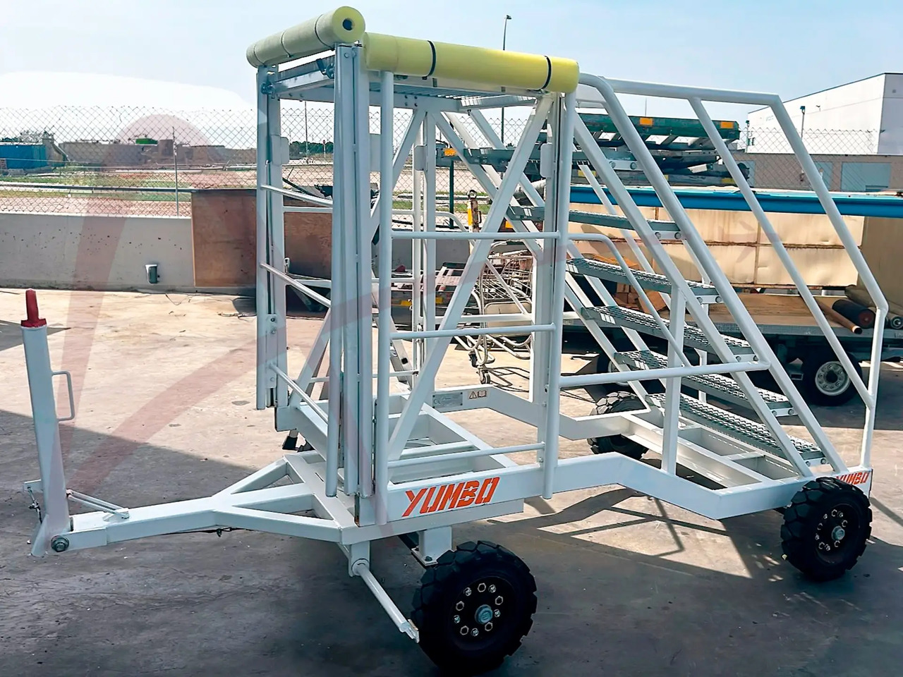 YUMBO ESM.105.000 - Пассажирский трап: фото 1 YUMBO ESM.105.000 - Пассажирский трап: фото 1