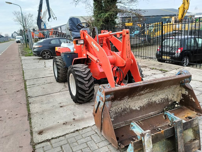 Kubota R 520 shovel wiellader loader lader met bak/vorken - Колёсный погрузчик: фото 4 Kubota R 520 shovel wiellader loader lader met bak/vorken - Колёсный погрузчик: фото 4