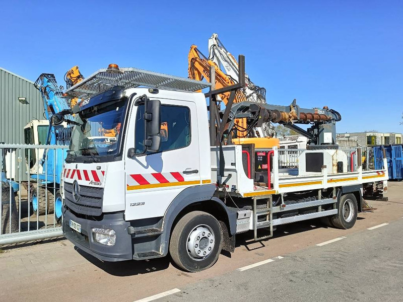Mercedes-Benz atego 4X2 Risa G2T Drilling truck Automatic euro 6 - Сваебойная установка: фото 1 Mercedes-Benz atego 4X2 Risa G2T Drilling truck Automatic euro 6 - Сваебойная установка: фото 1