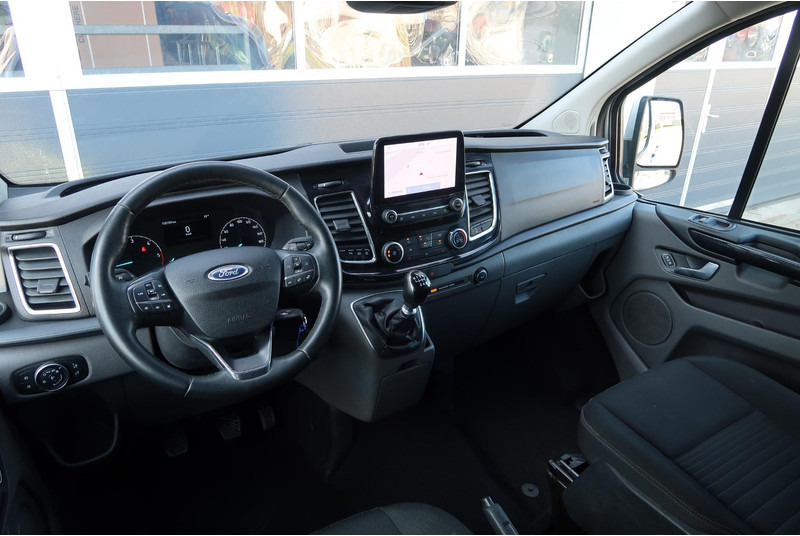 Фото интерьера 4: Легковой фургон, Грузопассажирский фургон Ford Transit Custom 300 2.0 TDCI L1H1 Limited DC AUT/ LED/ CAMERA/ 2X DEUR/ CRUISE/ AIRCO/ TREKHAAK