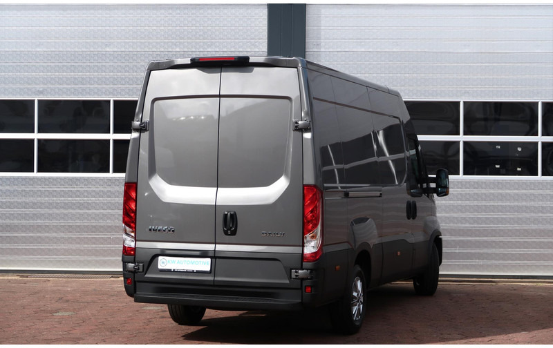 Iveco Daily 35S18HV 3.0 L2H2 BPM VRIJ/ AUT/ LED/ CAMERA/ NAVI/ CLIMA - Цельнометаллический фургон: фото 4 Iveco Daily 35S18HV 3.0 L2H2 BPM VRIJ/ AUT/ LED/ CAMERA/ NAVI/ CLIMA - Цельнометаллический фургон: фото 4