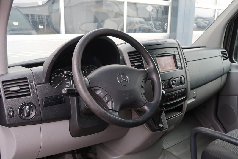 Mercedes-Benz Sprinter 313 2.2 CDI L2H1 AUT/ CAMERA/ 1E EIG/ 2X DEUR/ CRUISE/ AIRCO/ NAVI/ TREKHAAK - Цельнометаллический фургон, Грузопассажирский фургон: фото 2 Mercedes-Benz Sprinter 313 2.2 CDI L2H1 AUT/ CAMERA/ 1E EIG/ 2X DEUR/ CRUISE/ AIRCO/ NAVI/ TREKHAAK - Цельнометаллический фургон, Грузопассажирский фургон: фото 2
