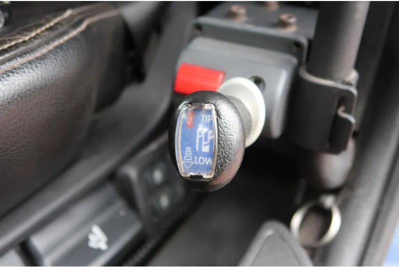 Тягач Scania P500 6x2/ FULL AIR/ HYDRAULIC/ LEATHER/ 2.950 WB/ DIFF LOCK/ SLIDE DISH: фото 12