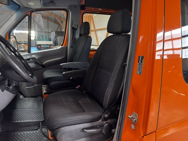 MERCEDES-BENZ Sprinter 316 CDI 4x4 Allrad 5-Sitzer... - Цельнометаллический фургон, Грузопассажирский фургон: фото 4 MERCEDES-BENZ Sprinter 316 CDI 4x4 Allrad 5-Sitzer... - Цельнометаллический фургон, Грузопассажирский фургон: фото 4