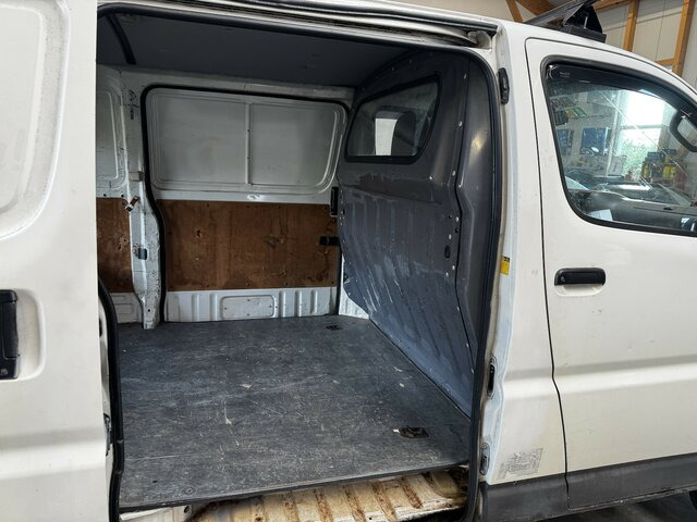 TOYOTA Hiace 2.5TD Kasten lang 4WD 4x4 - Легковой автомобиль: фото 5 TOYOTA Hiace 2.5TD Kasten lang 4WD 4x4 - Легковой автомобиль: фото 5