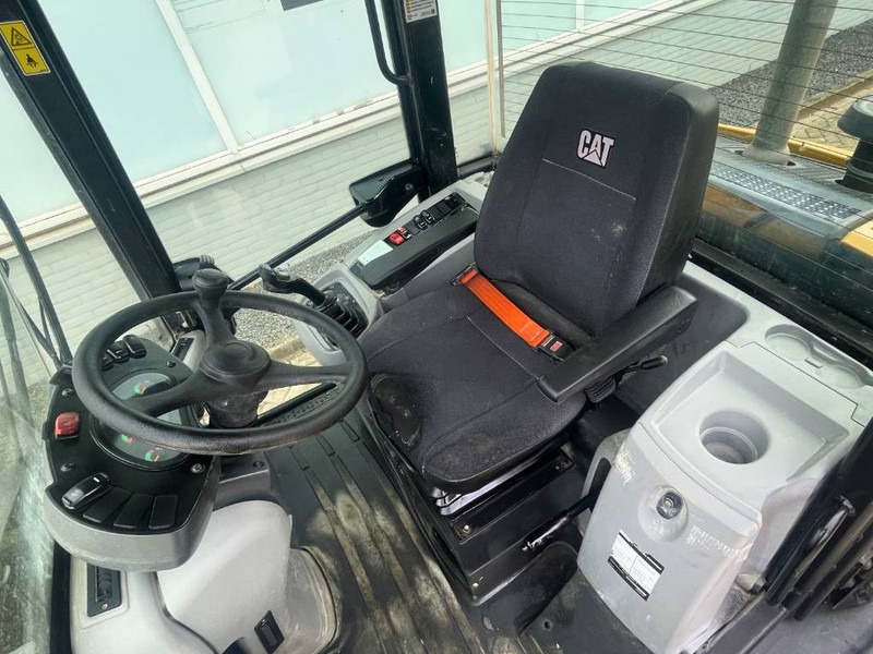Колёсный погрузчик Cat 906 M    2018: фото 12