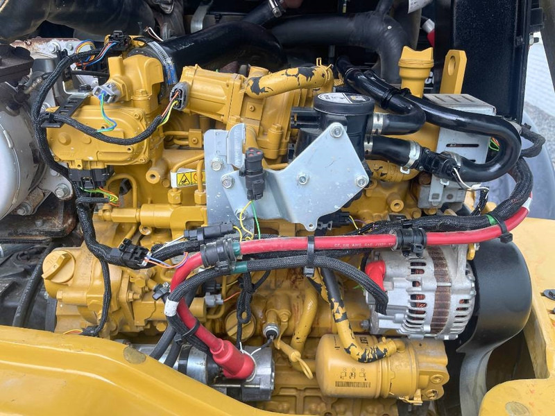 Колёсный погрузчик Cat 906 M    2018: фото 16