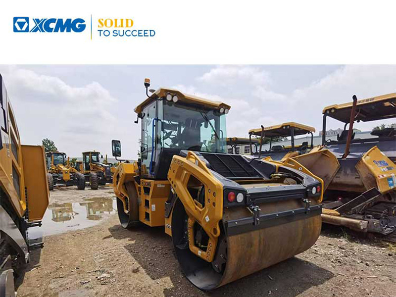 XCMG 13ton used small double drum steel road roller XD135TIV - Дорожный каток: фото 1 XCMG 13ton used small double drum steel road roller XD135TIV - Дорожный каток: фото 1