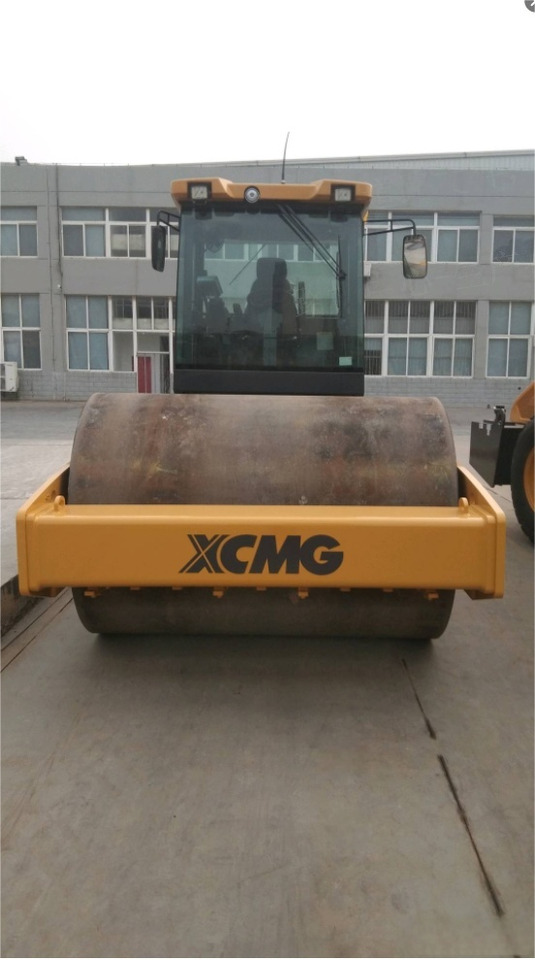 XCMG CV123 used 12ton single drum vibratory compactor price - Дорожный каток: фото 2 XCMG CV123 used 12ton single drum vibratory compactor price - Дорожный каток: фото 2