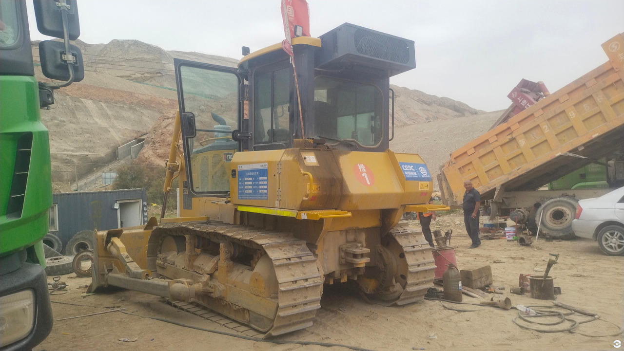 XCMG D170 used small bulldozer dozer hydraulic price - Бульдозер: фото 5 XCMG D170 used small bulldozer dozer hydraulic price - Бульдозер: фото 5