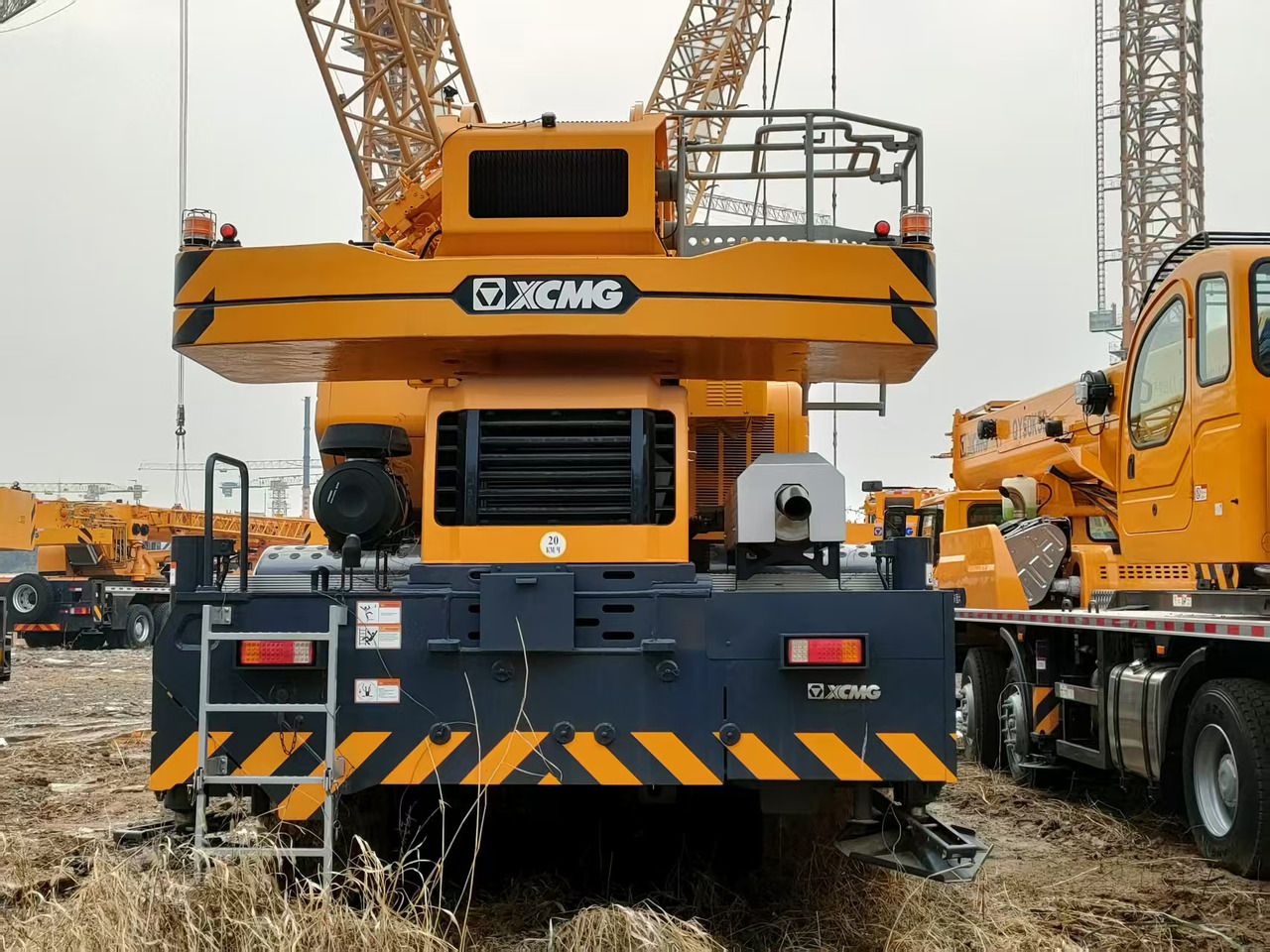 XCMG Popular Used Rough Terrain Crane XCR55L5_S 55T Hydrauli Crane Low Price - Короткобазный кран: фото 4 XCMG Popular Used Rough Terrain Crane XCR55L5_S 55T Hydrauli Crane Low Price - Короткобазный кран: фото 4