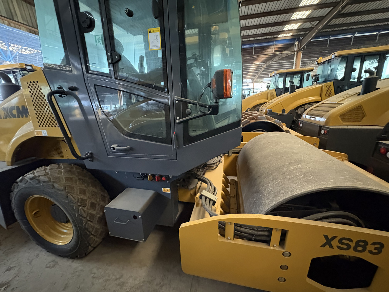 XCMG Used XS83 8 ton small single drum compactor road roller with diesel engine - Дорожный каток: фото 3 XCMG Used XS83 8 ton small single drum compactor road roller with diesel engine - Дорожный каток: фото 3