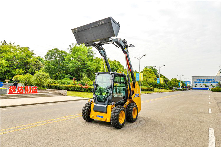 XCMG XC7-SR07 compact steer skid wheel loader for sale - Мини-погрузчик с бортовым поворотом: фото 5 XCMG XC7-SR07 compact steer skid wheel loader for sale - Мини-погрузчик с бортовым поворотом: фото 5