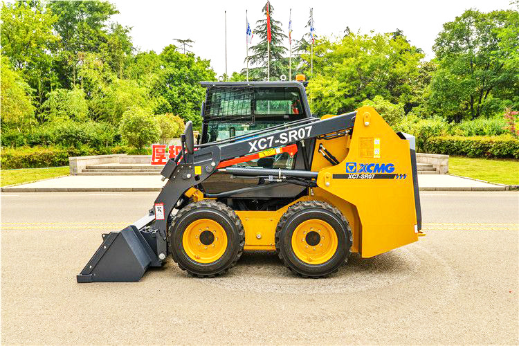 XCMG XC7-SR07 compact steer skid wheel loader for sale - Мини-погрузчик с бортовым поворотом: фото 4 XCMG XC7-SR07 compact steer skid wheel loader for sale - Мини-погрузчик с бортовым поворотом: фото 4