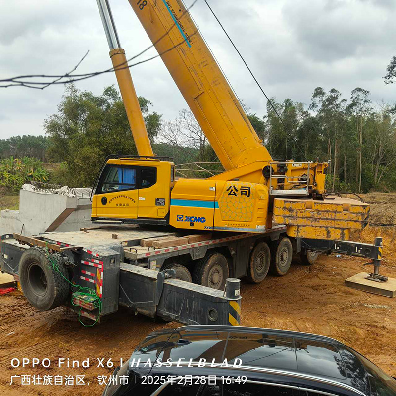 XCMG XCA220 all terrain crane hydraulic 220ton large ton crane 2021 - Кран: фото 3 XCMG XCA220 all terrain crane hydraulic 220ton large ton crane 2021 - Кран: фото 3