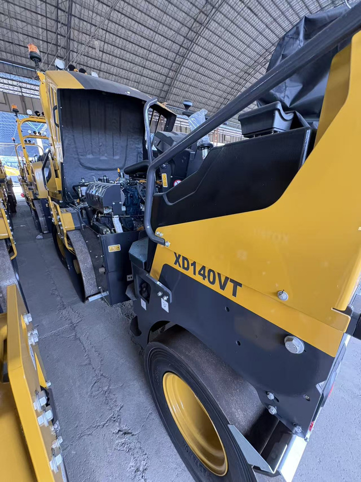 Каток тротуарный XCMG XD140VT 4ton small Light Diesel Vibratory Road Roller: фото 11 Каток тротуарный XCMG XD140VT 4ton small Light Diesel Vibratory Road Roller: фото 11
