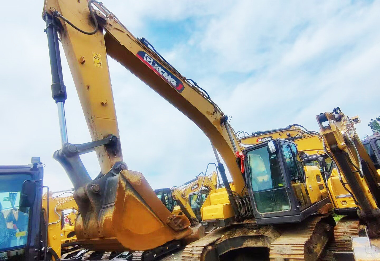 XCMG XE200GH medium 20ton crawler excavator used - Гусеничный экскаватор: фото 2 XCMG XE200GH medium 20ton crawler excavator used - Гусеничный экскаватор: фото 2