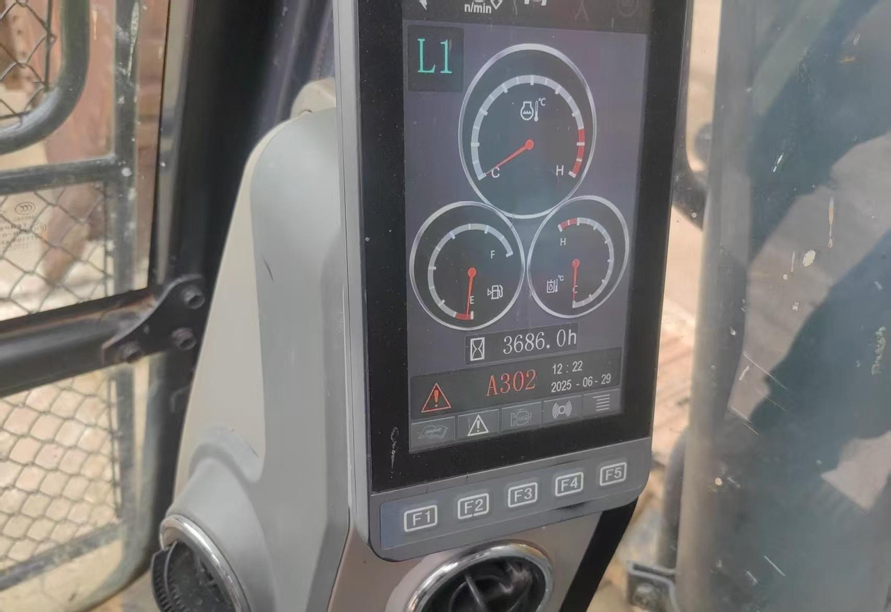 XCMG XE215DA 20ton medium used crawler excavator hydraulic price - Гусеничный экскаватор: фото 5 XCMG XE215DA 20ton medium used crawler excavator hydraulic price - Гусеничный экскаватор: фото 5