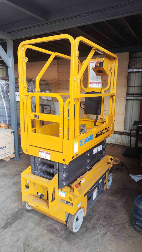 XCMG XG0607DC 6m diesel wheeled scissor lift for sale - Ножничный подъемник: фото 4 XCMG XG0607DC 6m diesel wheeled scissor lift for sale - Ножничный подъемник: фото 4