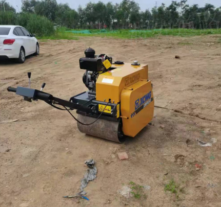 XCMG XMR050 small double mini vibration drum vibratory road roller price - Каток тротуарный: фото 2 XCMG XMR050 small double mini vibration drum vibratory road roller price - Каток тротуарный: фото 2