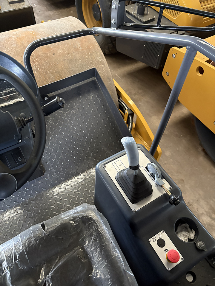 XCMG XS123 12ton used hydraulic road roller price - Дорожный каток: фото 2 XCMG XS123 12ton used hydraulic road roller price - Дорожный каток: фото 2