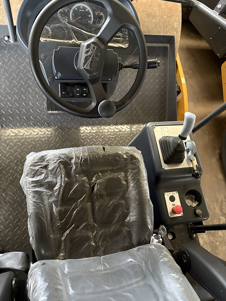 XCMG XS123 12ton used hydraulic road roller price - Дорожный каток: фото 4 XCMG XS123 12ton used hydraulic road roller price - Дорожный каток: фото 4